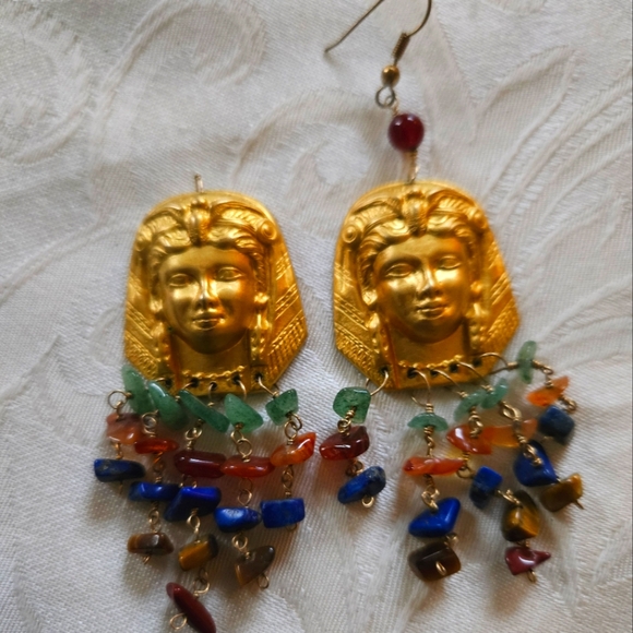 Vintage Cleopatra Gilt Gold Earrings - Picture 4 of 4